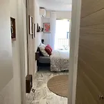 A Deux Pas Des Plages Et Au Coeur Du Vieil , Beau Rénové Appartamento Antibes