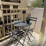 A Deux Pas Des Plages Et Au Coeur Du Vieil , Beau Rénové * Antibes