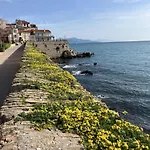 A Deux Pas Des Plages Et Au Coeur Du Vieil , Beau Rénové Appartamento Antibes