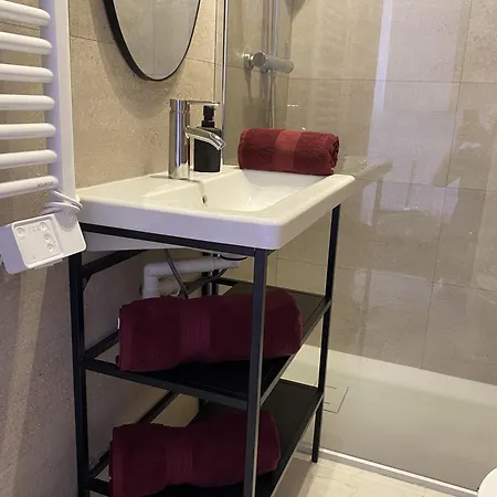 Apartament A Deux Pas Des Plages Et Au Coeur Du Vieil , Beau Renove Antibes