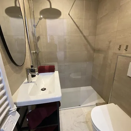 Apartament A Deux Pas Des Plages Et Au Coeur Du Vieil , Beau Renove Antibes