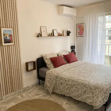 Apartment A Deux Pas Des Plages Et Au Coeur Du Vieil , Beau Renove