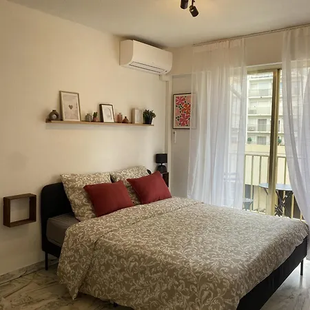 A Deux Pas Des Plages Et Au Coeur Du Vieil , Beau Renove