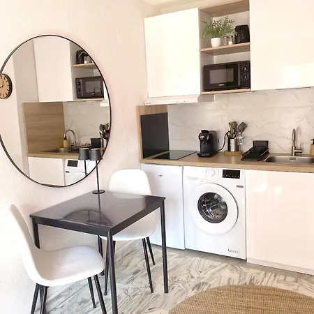 Apartament A Deux Pas Des Plages Et Au Coeur Du Vieil , Beau Renove Antibes