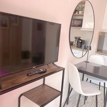 A Deux Pas Des Plages Et Au Coeur Du Vieil , Beau Renove