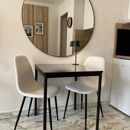 Apartament A Deux Pas Des Plages Et Au Coeur Du Vieil , Beau Renove Antibes
